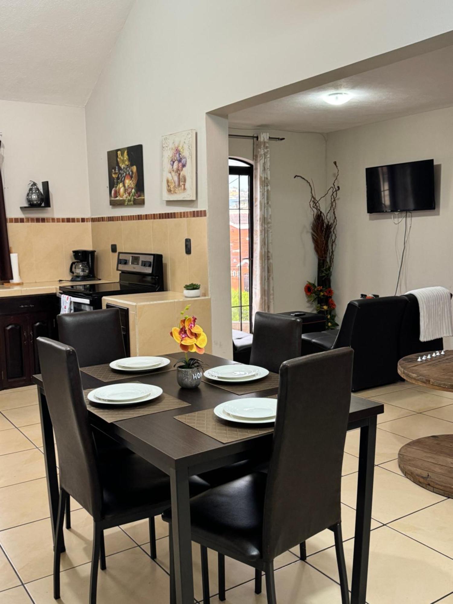 Amplio Apartamento, En Colonia Cerezos, Tercer Nivel Daire Quetzaltenango Dış mekan fotoğraf